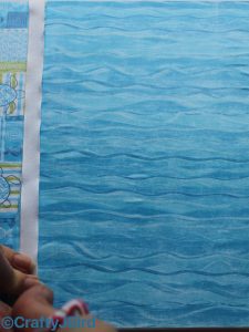 It's Summer Memo Board! A great project to display all your favorite pictures from your summer vacation! www.craftyjbird.com IG:@craftyjbird