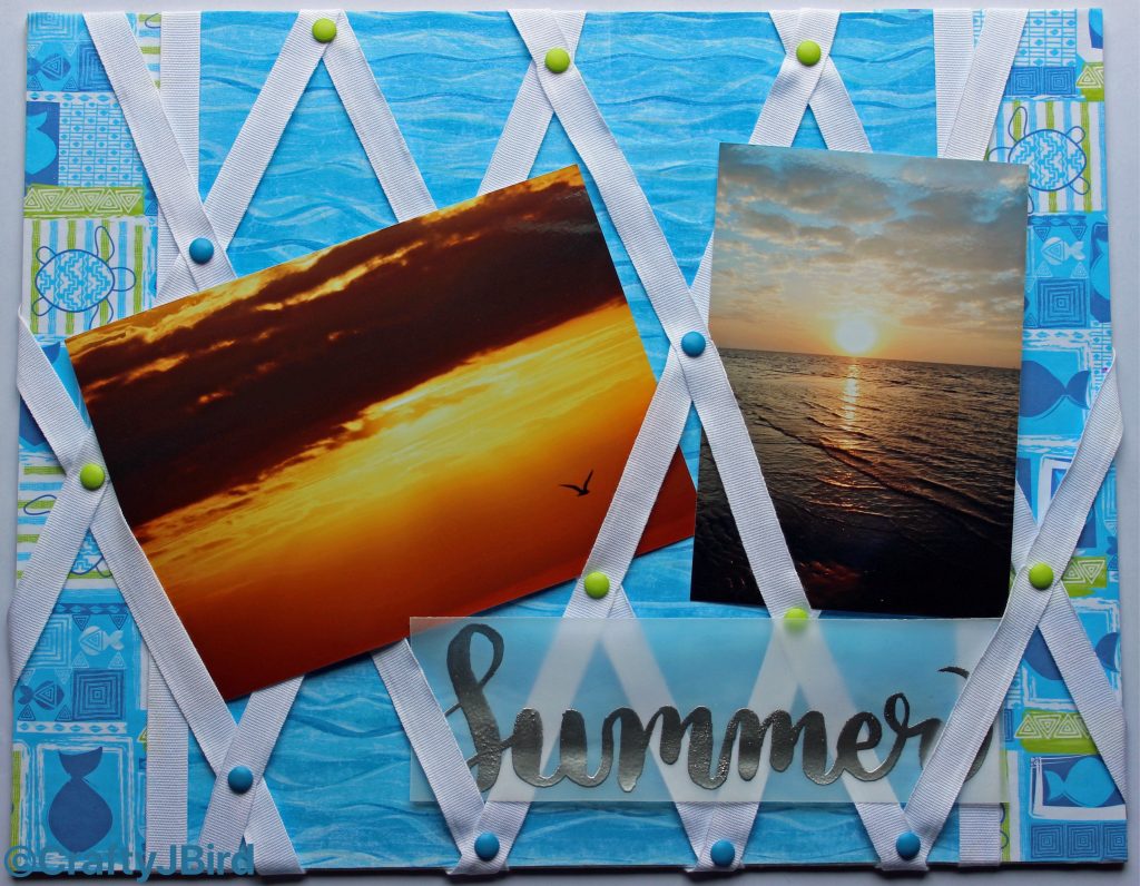 It's Summer Memo Board! A great project to display all your favorite pictures from your summer vacation! www.craftyjbird.com IG:@craftyjbird